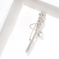 Elegante spilla a scettro d'argento con cristalli scintillanti e perla tonda - Scettro Argento (XZ24238)