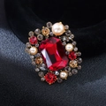 Broche vintage de estilo barroco con cristal de rubí, perlas y aleación dorada - Cuadrado Retro / Estilo Rojo (XZ25105)
