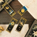 Set de 4 marcapáginas vintage de metal con detalles dorados y patrones de cielo estrellado - Bp-jssq4-5