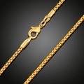 Κολιέ αλυσίδα box με επιχρύσωση 18K και κούμπωμα καβούρι σε μαύρο φόντο - Αντιστοιχισμένη Αλυσίδα Box