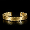Gedrehtes 18K vergoldetes Manschettenarmband mit dualen Magnetsteinen für Therapie - Stil mit 2 Magneten / 18K-Gold