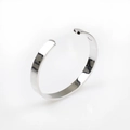 Poliertes silbernes Magnetarmband mit minimalistischem Design und inneren Gesundheitsmagneten - Silber