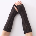 Manguitos de punto marrón con diseño de diamantes calados para el invierno frío - gris oscuro