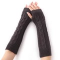 Gants en tricot gris foncé sans doigts avec manches longues et motif torsadé - Gris clair