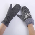 Moffole grigie in maglia da donna con motivo a renna e calda fodera in pile - Grigio chiaro