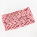 Cinta de pelo de punto trenzado para invierno en rosa claro, calentador de orejas suave - Rosa