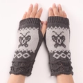 Mitos de punto con diseño de mariposa gris y elegantes bordes ondulados en la muñeca - Mariposa Gris (Gris Oscuro) / gris oscuro