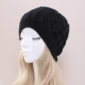 Bonnet en maille torsadée noire classique avec motif losange pour chaleur et mode - Taille unique / Noir