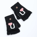 Détails des mitaines en tricot noir avec rabat coeur rose et bouton décoratif en bois - Noir