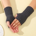 Gants tricotés sans doigts gris foncé pour femmes avec poignets côtelés et texture douce - Taille unique / Gris clair