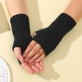 Mitaines tricotées noires pour femme avec design demi-doigts et maille côtelée douce - Taille unique / Noir