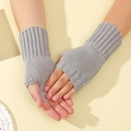 Mitaines en tricot gris clair avec poignets côtelés pour la chaleur et la souplesse - Taille unique / Gris clair