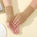 Mitaines en tricot couleur kaki avec poignets côtelés pour la chaleur d'hiver - Taille unique / Poche zippée