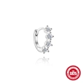 Boucles d'oreilles huggies en argent sterling S925 avec quatre pierres moissanite rondes et brillantes - Style Pavé à Quatre Pierres / Argent 925 / Pièce Unique / Or blanc