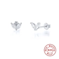 Vue macro détaillée des puces d'oreilles marquise en argent 925 avec zircons cubiques - Argent-Zircon Blanc