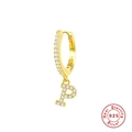 Orecchino a cerchio in argento 925 dorato con ciondolo lettera P e zirconi - Lettera P / Oro