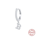 Orecchino a cerchio in argento S925 con ciondolo a lettera B in zirconi brillanti - Lettera B / Argento
