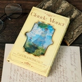Details von Monets Frau mit Sonnenschirm Notizbuch auf vintage Holztisch - Frau mit dem Sonnenschirm Stil (T01042189)