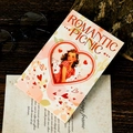 Taccuino a copertina rigida a tre ante a tema Romantic Picnic con ragazza in vestito rosso - Stile Ragazza Retro Floreale Rosa (T01042254)