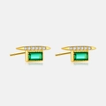 Detalle de pendientes en plata S925 bañados en oro con piedra verde y circonitas finas - Plata 925 / Oro 18K Gema Verde