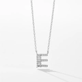 Collier en argent S925 avec pendentif lettre E orné de zircons brillants et élégants - Lettre E / Argent