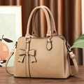 Borsa a mano marrone chiaro con trama litchi, fiocco decorativo e tracolla rimovibile - 31*13*23 / Cachi