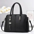 Bolso de mano negro de cuero granulado con colgante de perlas y correa ajustable - 31*13*23CM / Negro