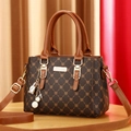 Borsa a mano classica marrone scuro con monogramma M e accessori dorati - Caffè con Marrone