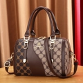 Boston-Tasche im Retro-Patchwork-Stil aus dunkelbraunem Leder mit Monogramm-Muster - Mittel / Patchwork Kaffee