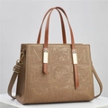 Détails du sac à main vintage marron avec motifs floraux en relief et ferrures dorées - Khaki Foncé