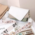 Three-color patchwork crossbody bag in white and khaki with embroidered wide strap - 21*8*14 / White