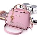Sac seau rose texture litchi avec broderie de rose et détails dorés chic - 21*11*17cm / Mauve Clair
