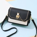 Bolso bandolera pequeño en blanco y negro con hebilla dorada de orejas de gato - Negro