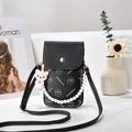 Sac bandoulière noir à motifs pour téléphone avec chaîne en perles et pendentif d'ours - Noir