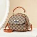 Klassische Handtasche mit Karomuster, Katzenanhänger und verstellbarem Schultergurt im Set - Khaki Mit Gelb