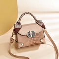 Handtasche in rosa Kroko-Optik mit Seidenschal-Griff und goldenen Metalldetails - Khaki