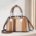 Détail du sac à main tissé à rayures vintage avec poignées en cuir marron et argent - Khaki Foncé (Rayures Beige Brun Foncé Clair)