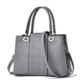 Dunkelgraue Handtasche mit Prägemuster und eleganten goldenen Metallakzenten - 28*13*19 / Hellgrau