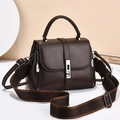Bolso bandolera de cuero marrón oscuro con patrón de lichi, correa ancha y hebilla de plata - Café Retro