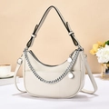 Elegante borsa a tracolla beige effetto pelle litchi con catena in metallo argentato - Bianco Sporco
