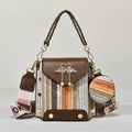 Sac bohème tissé avec rabat en cuir, boucle cygne en métal et large bandoulière - Marron