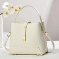 Sac seau élégant en cuir blanc crème avec boucle dorée et bandoulière amovible - Blanc Cassé