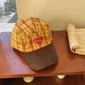Berretto vintage a quadri gialli con ricamo a cuore e visiera in velluto a coste - Quadri Gialli