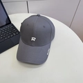 Gorra de béisbol gris oscuro con bordado R blanco hecha de sarga de algodón fina - 56-58cm (Ajustable) / Gris