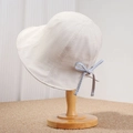 Cappello a secchiello in cotone beige con fiocco a quadretti bianchi e blu - 56-59cm / Beige