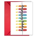 Kleurrijke verjaardagskaart met regenboogkaarsen en rode envelop voor feestvieringen - Kleurrijke Kaars Illustratie Stijl (T020402100)