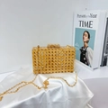 Gelbe Abendtasche in Rattan-Optik aus Acryl mit einer goldenen Gliederkette für Damen - 17.5*5*12.5cm / Natürliches Rattan-Geflecht