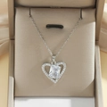 Elegante hartvormige hanger met rechthoekig kristal in champagnekleurige juwelendoos - Zilveren Hart Ketting (X0148)