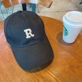 Gorra de béisbol de algodón negro clásica con logotipo R bordado blanco en la mesa - 60-65cm Ajustable / Negro