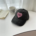 Gorra de béisbol negra lavada con bordado de corazón rosa y detalles vintage - 56-59cm(Ajustable) / Gris Oscuro